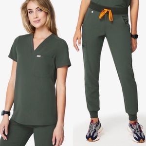 Figs womens Moss Green scrubs set, top size XS, joggers size S, great condition